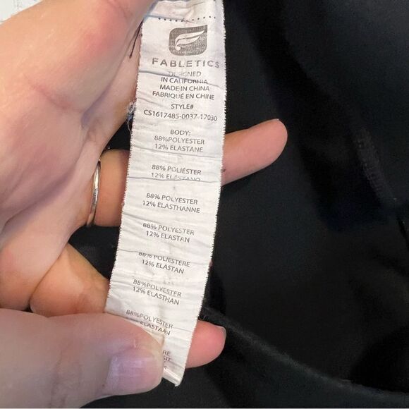 Fabletics Black Capris size small - Picture 5 of 6